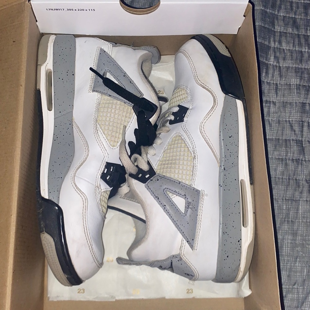 selling air jordan 4’s cement.